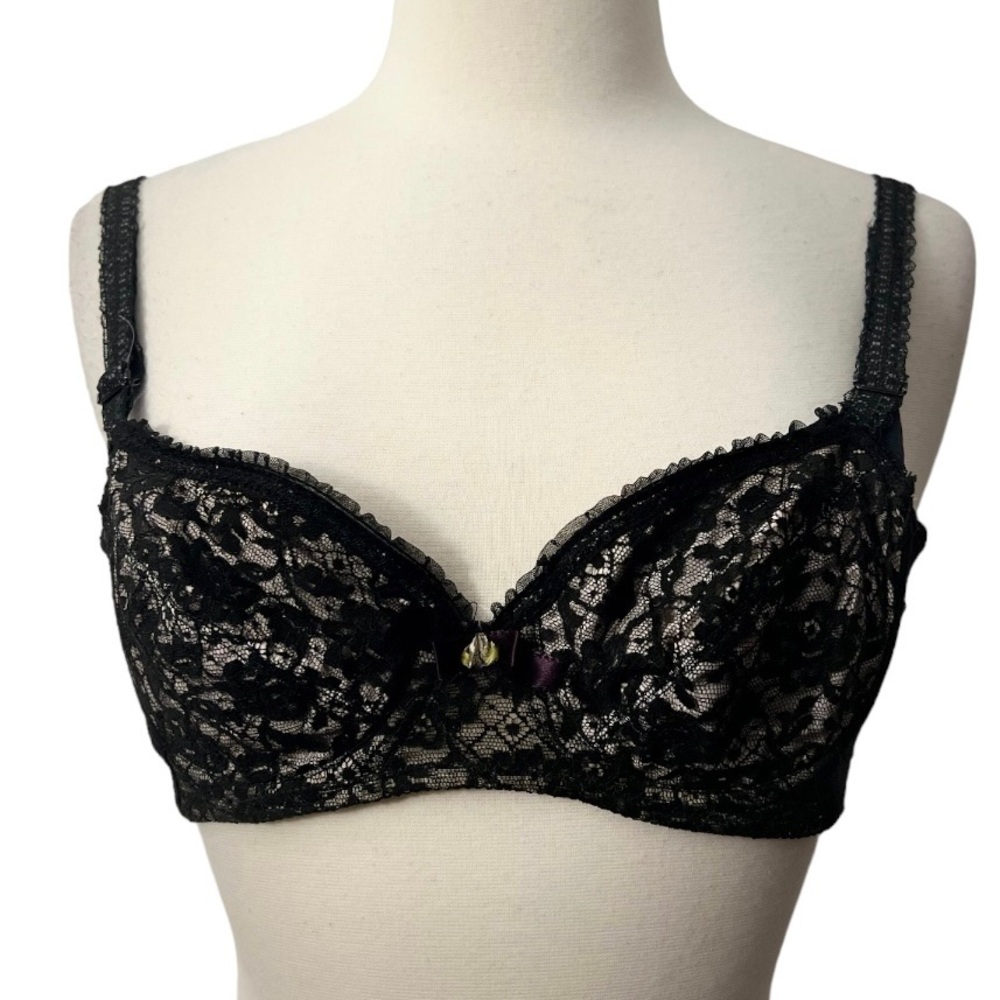 1950’s‎ French Lace Bullet Bra, Black and Cream, Made in France, ≈ 32-34B